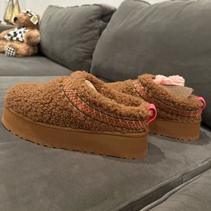 UGGS- W TAZZ UGG BRAID